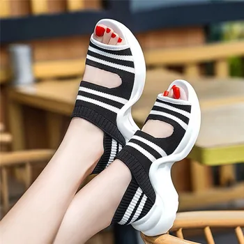 2021 Sommer Strand Sandal Fashion Kvinder Stribet Kile Sandal Tyk Bund Komfort Chunky Platform Sko Kvinde Steg Sandaler