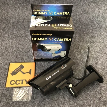 Ikke-funktionelle Falske Overvågning CCTV Dummy Kameraer Udendørs Kugle Simuleret Lokkedue Kameraer med LED-lys, der blinker AA-batteri
